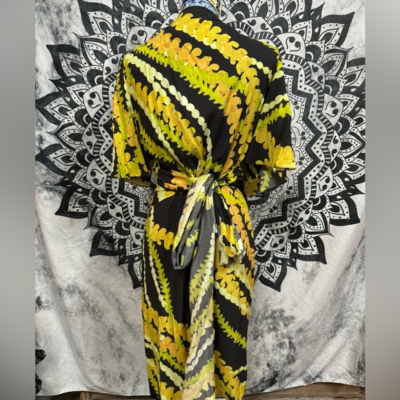 ❌❌❌ SOLD LPH❌❌❌Lexbreezy Hawaii 🌺 Naupaka Rose Taupe 🌹 Mini Wrap Dress NWT - Picture 8 of 8